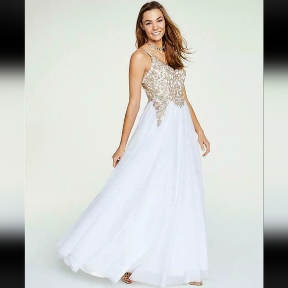 TLC Say Yes To The Prom Dress - Picture 2 of 14